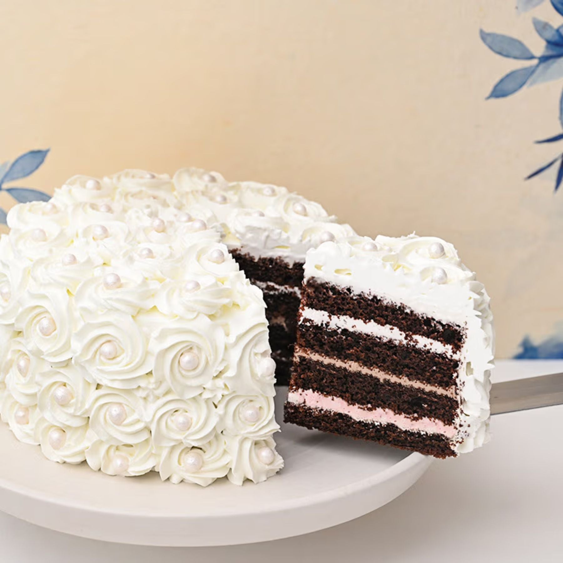 Beautiful Floral Blackforest Pearl Cake